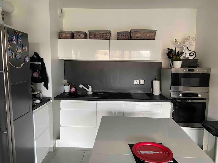 Katy Apartment Tournon-sur-Rhone Bagian luar foto